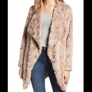 BB DAKOTA faux fur coat M